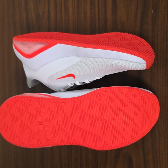 Nike Air Zoom Bella 7 White/Crimson Women's Size 10 Training Shoe FZ1689 101 New - Picture 9 of 11